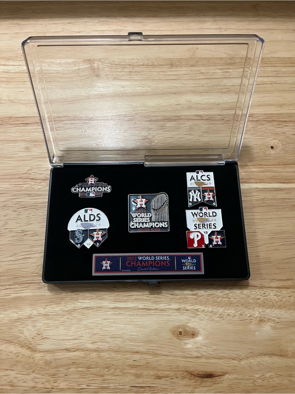Houston Astros WinCraft 2022 World Series Five-Piece Pin Set